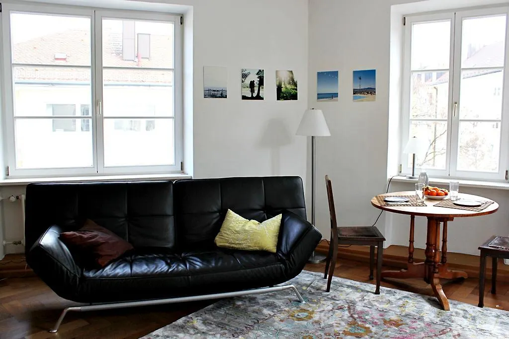 Buttermelcherstrasse Homestay München 0*,