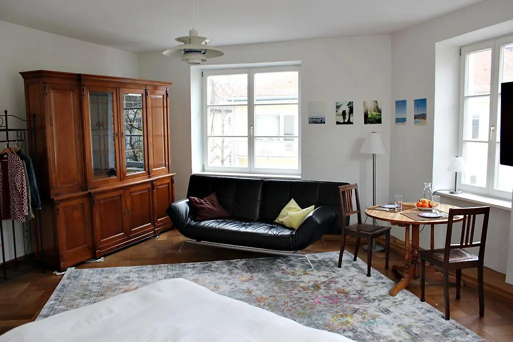 Buttermelcherstrasse Homestay München
